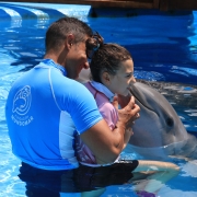 Fundación Mundomar celebra 20 años de delfinoterapia